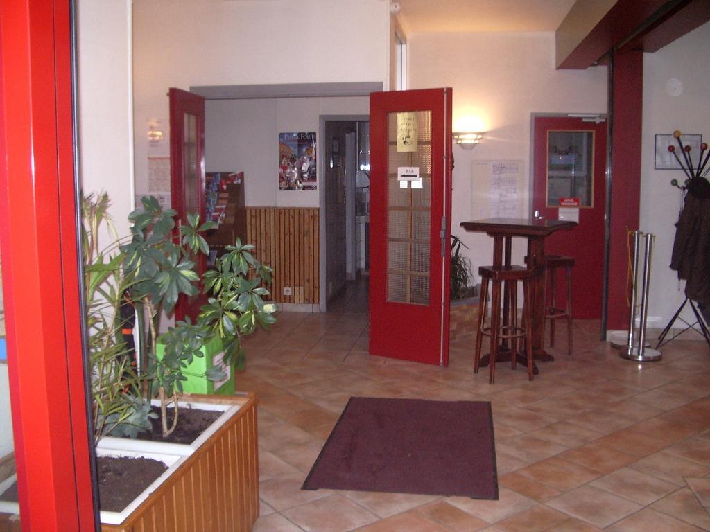 Hotel Le Sully La Roche Sur Yon Exteriör bild